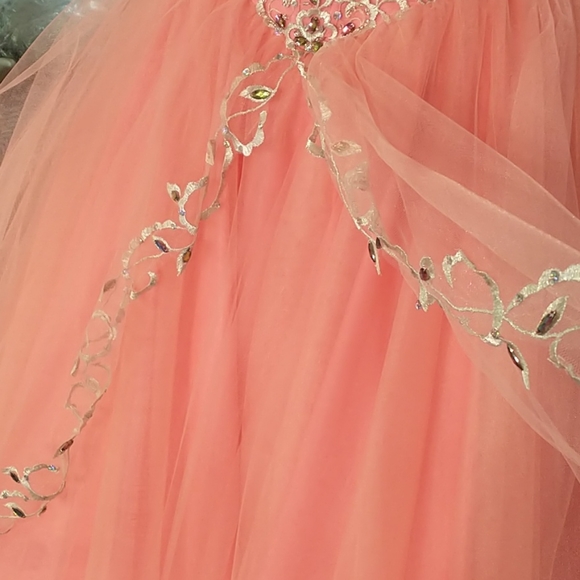 Prom dress - Picture 5 of 9